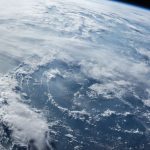 IoT satelital: cómo la conectividad desde el espacio elimina los puntos ciegos de tu flota